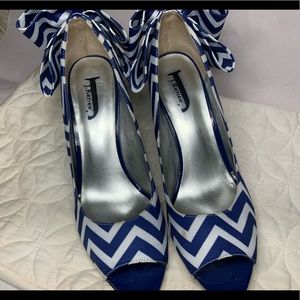 J.Renee | White and blue stripped heels